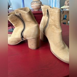 Frye Essie Nubuck short boots